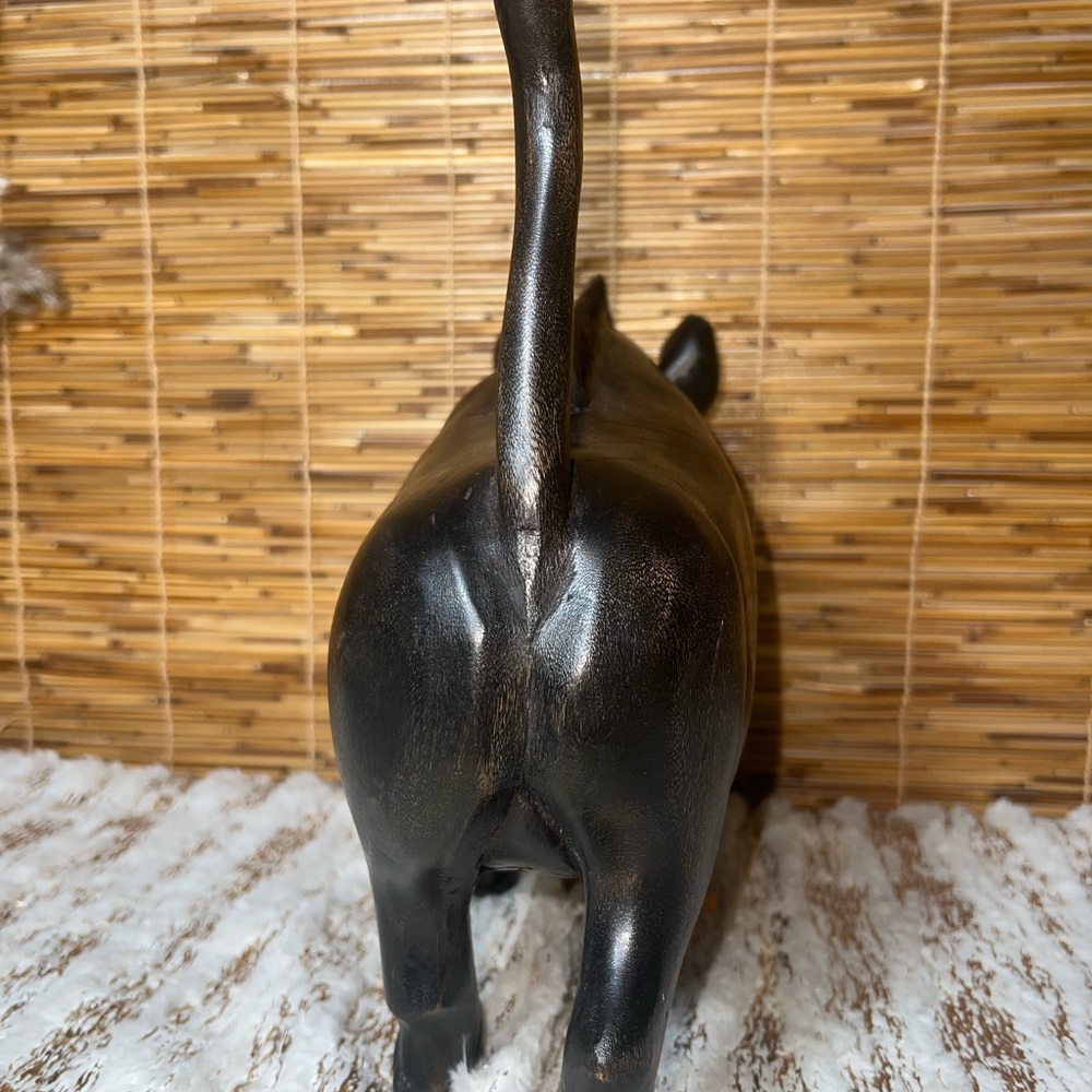 Hand-carved ebony wood boar sculpture - Picture 5 of 11